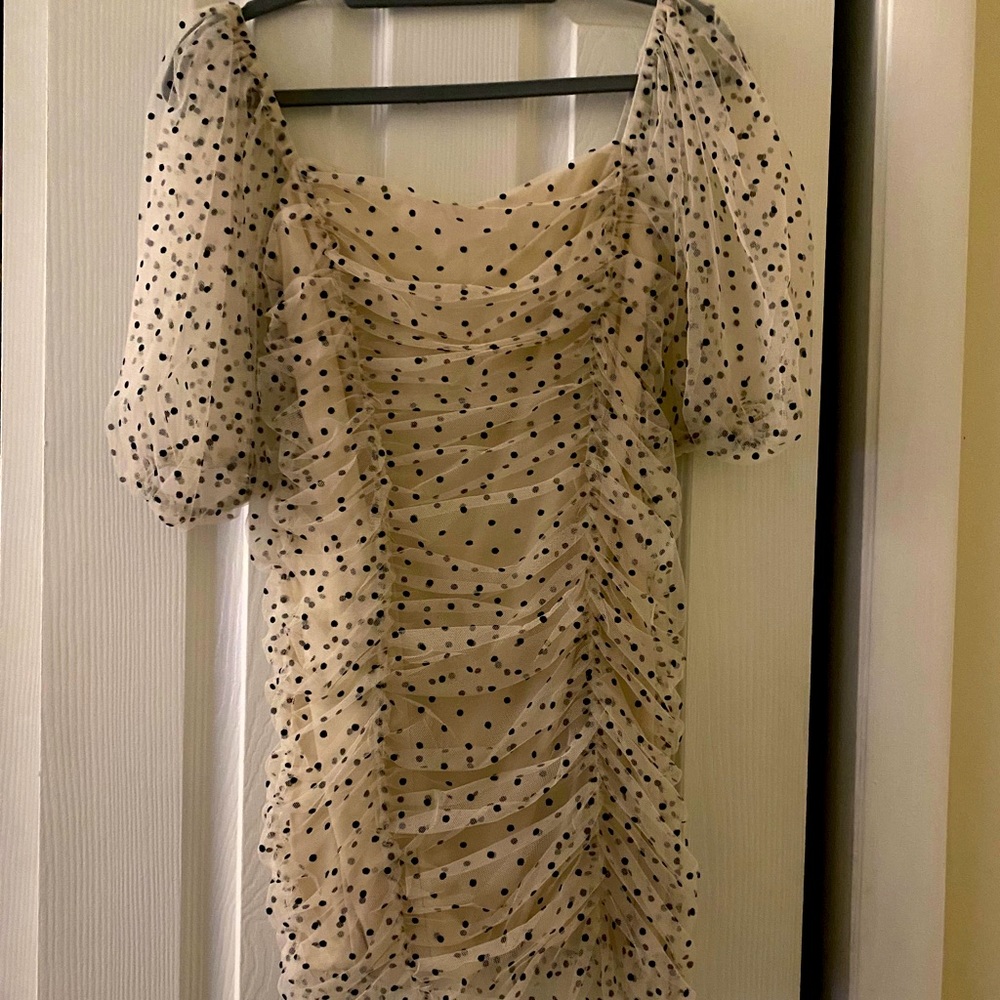 Super cute dress!